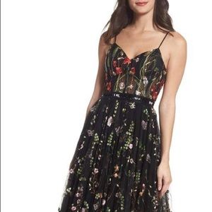 Mac Duggal embroidered gown sz 6